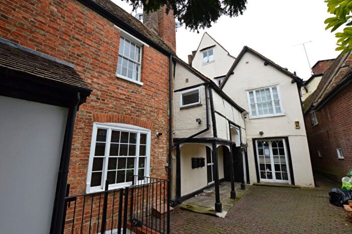2 Bedroom Flat For Sale In Union Street, Newport Pagnell, MK16