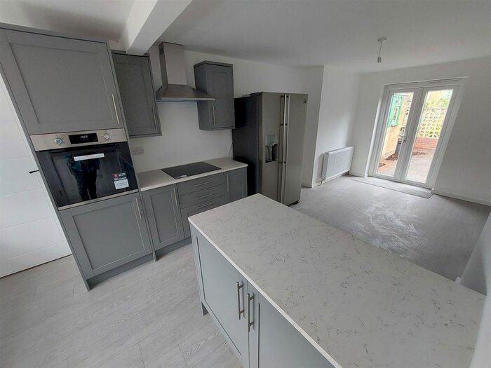 3 Bedroom Terraced House To Rent In Whitford Close, Bromsgrove, B61