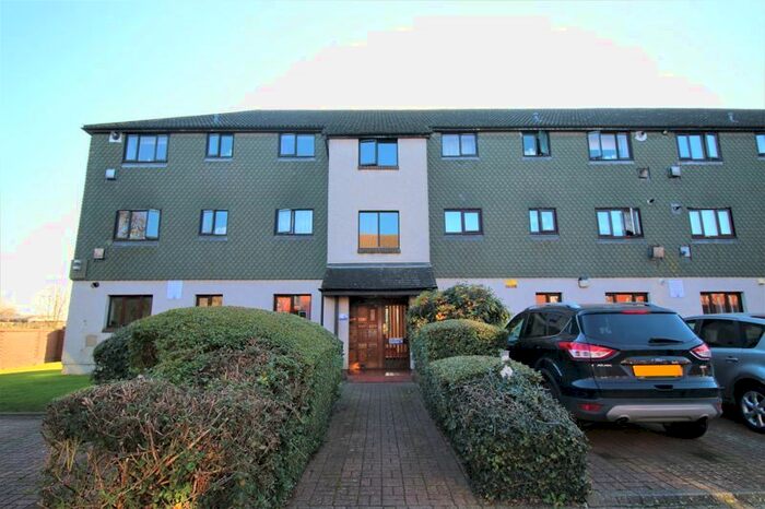 2 Bedroom Flat To Rent In Franklyns, Teviot Avenue, South Ockendon, RM15