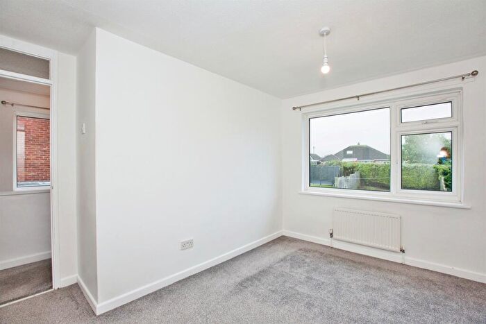 3 Bedroom Semi-Detached House For Sale In Wessex Road, Yeovil, BA21