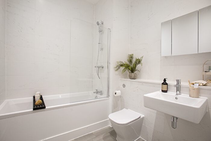 2 Bedroom Apartment To Rent In Stafford Street, Liverpool, Merseyside, L3