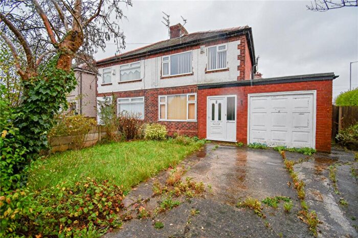 3 Bedroom Semi Detached House For Sale In Stuart Avenue, Moreton, Wirral, CH46
