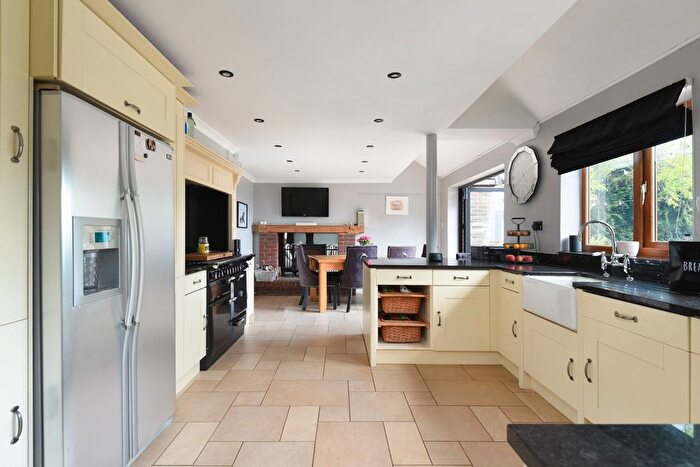 6 Bedroom Detached House For Sale In Finn Farm Road, Kingsnorth, TN23
