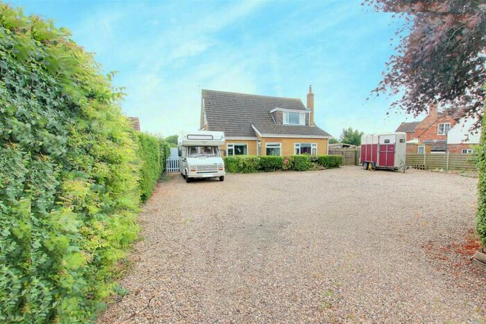 5 Bedroom Detached House For Sale In Main Road, Saltfleetby, Louth, LN11