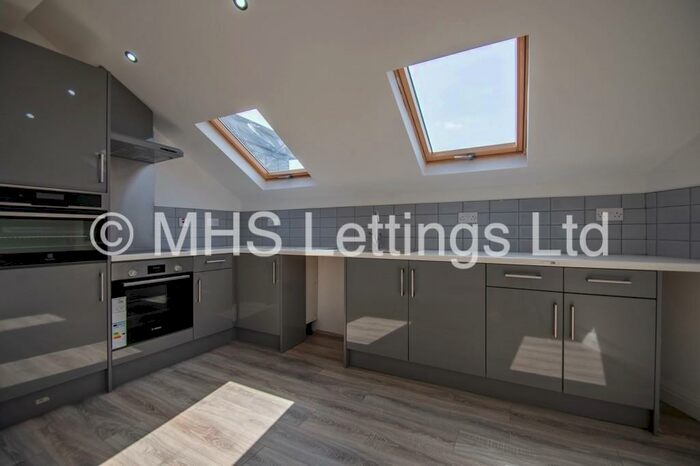 3 Bedroom Penthouse To Rent In Flat, Raincliffe Street, Leeds, LS9