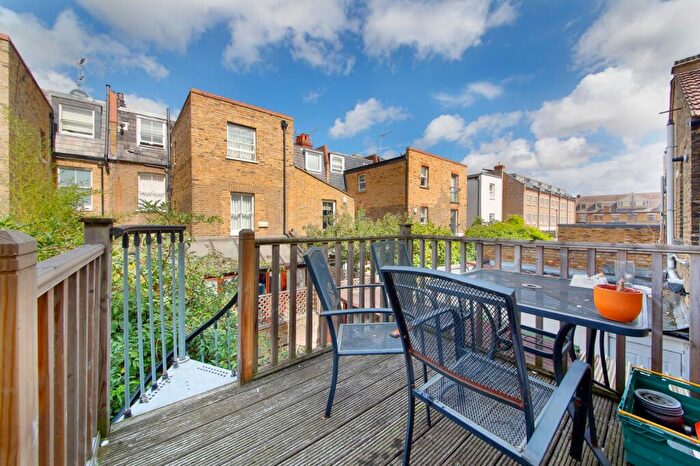 2 Bedroom Flat For Sale In Battersea Park Road, Battersea Park, SW11
