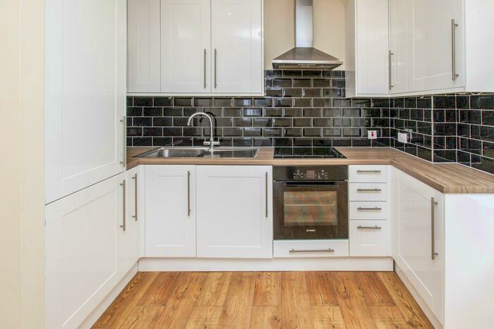 2 Bedroom Apartment To Rent In High Street, SL4