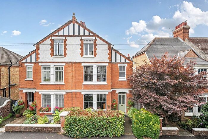 5 Bedroom Semi-detached House For Sale In Pine Grove, Penenden Heath, Maidstone, ME14