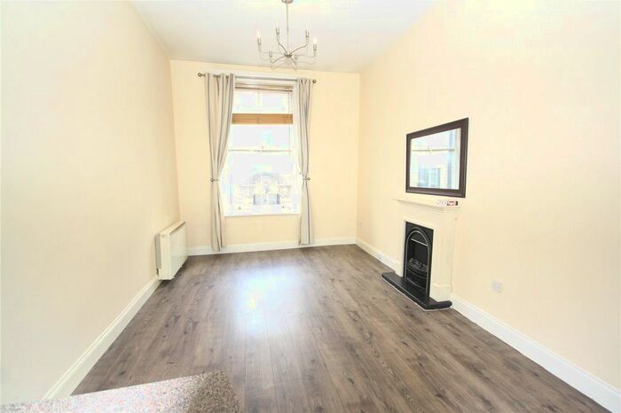2 Bedroom Flat To Rent In Toft Lane, Sleaford, Lincolnshire, NG34