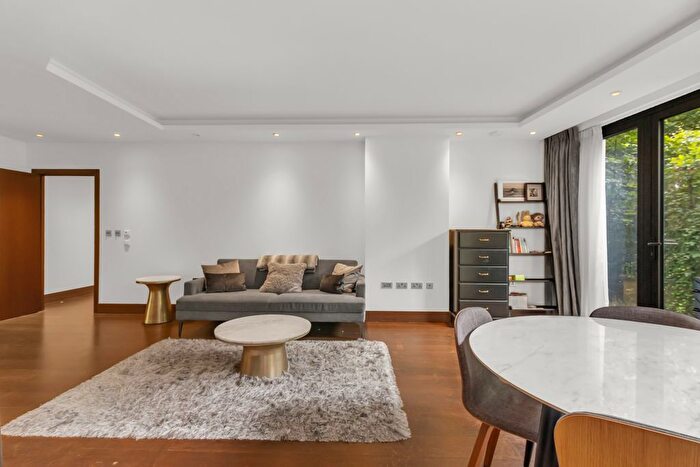 2 Bedroom Flat For Sale In Fetter Lane, London, EC4A