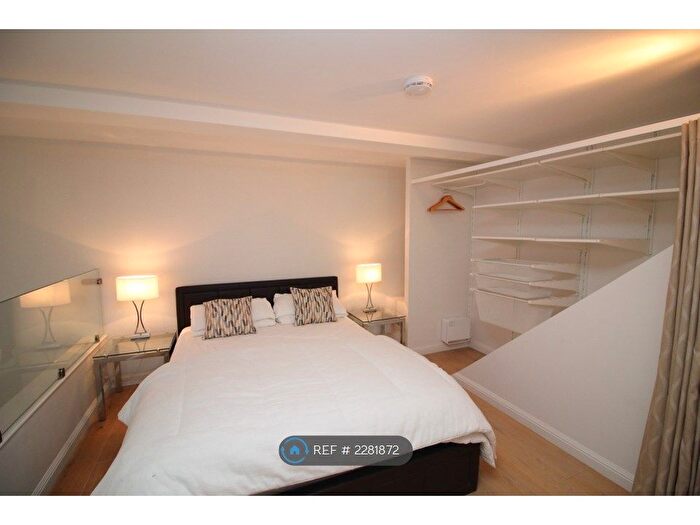 1 Bedroom Flat To Rent In Mcdonald Road, Edinburgh, EH7