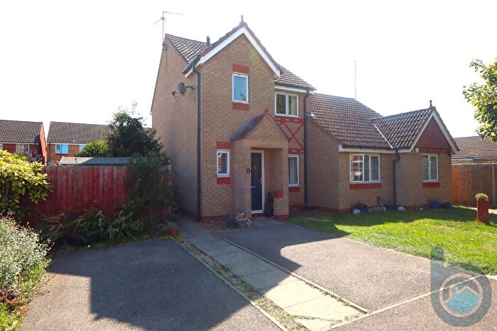 3 Bedroom Semi-Detached House To Rent In Portchester Close, Stanground, Peterborough, PE2
