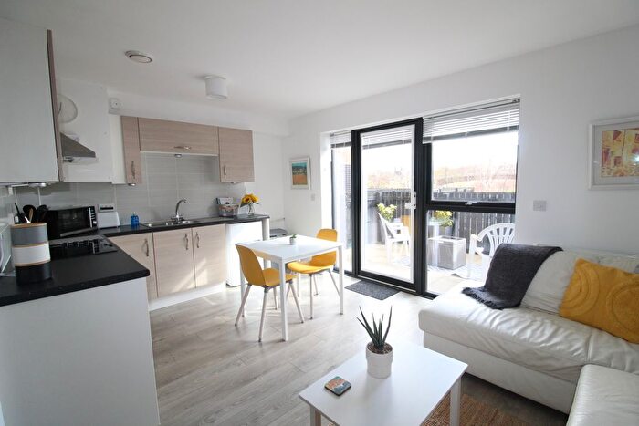 1 Bedroom Flat To Rent In London Avenue, Glasgow, G40