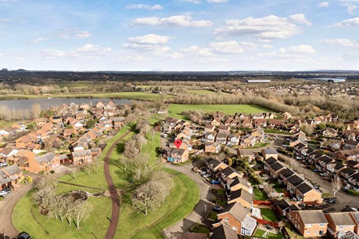 5 Bedroom Detached House For Sale In Muddiford Lane, Furzton, MK4 - Photo 2