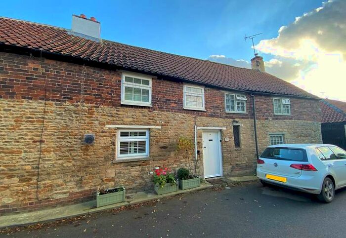 2 Bedroom Property For Sale In High Street, Little Bytham, Grantham, NG33
