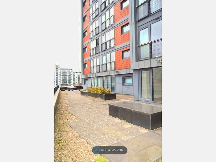 2 Bedroom Flat To Rent In River Heights, Glasgow, G3