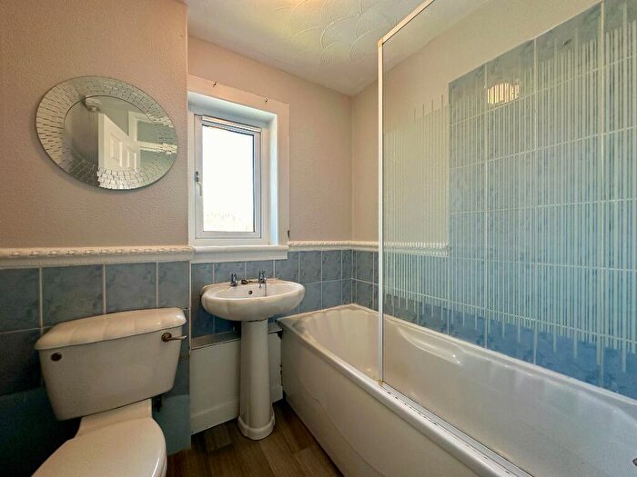 1 Bedroom Flat To Rent In Brown Walk, Irvine, North Ayrshire, KA12