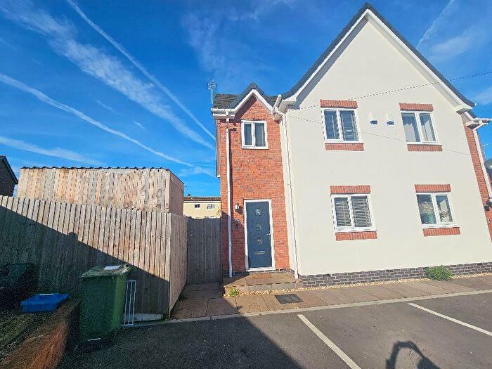 3 Bedroom Semi-Detached House For Sale In Haynes Close, Tuxford, Newark, NG22