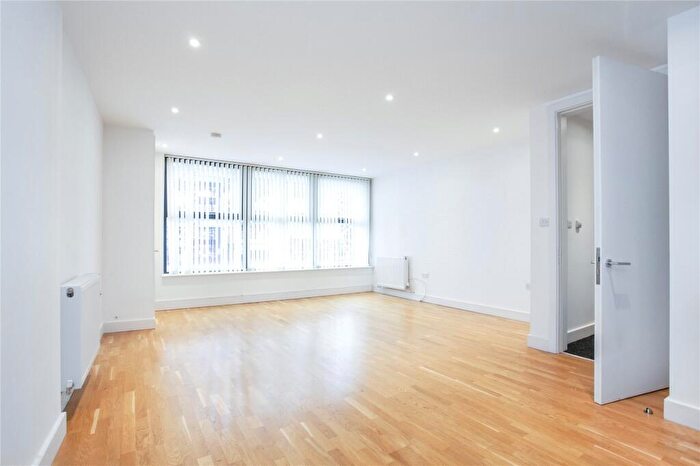 1 Bedroom Apartment To Rent In Holywell Lane, Shoreditch, London, EC2A