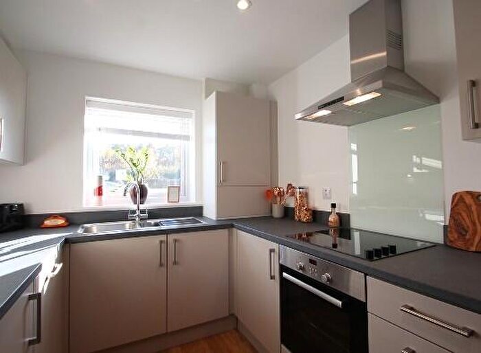 2 Bedroom Flat To Rent In Holmbush Mews, The Green, RH12