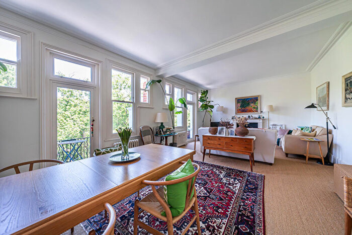 3 Bedroom Flat For Sale In Prince Of Wales Drive, London, SW11