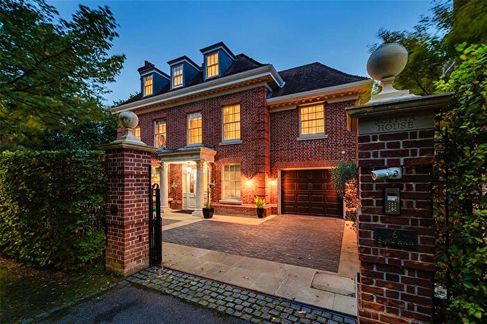 6 Bedroom Detached House For Sale In Ellerton Road, Wimbledon, London, SW20