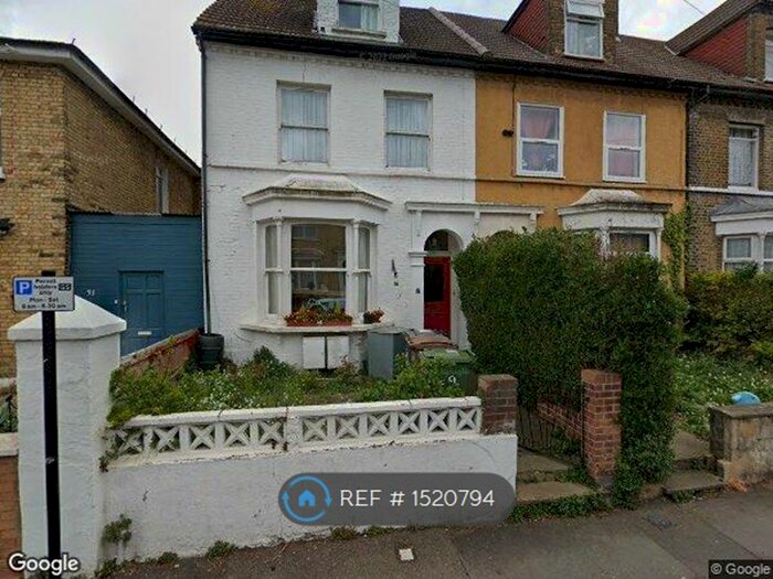 3 Bedroom Flat To Rent In Leyton, London, E10