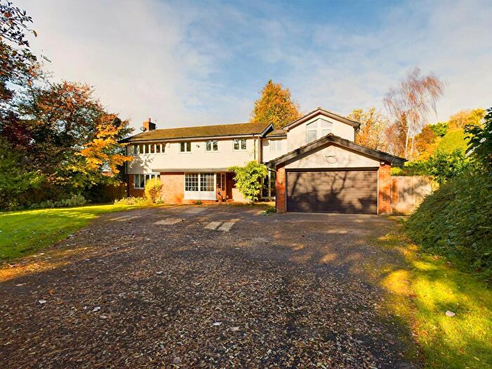 5 Bedroom Detached House For Sale In Chestnut End, Halton, HP22