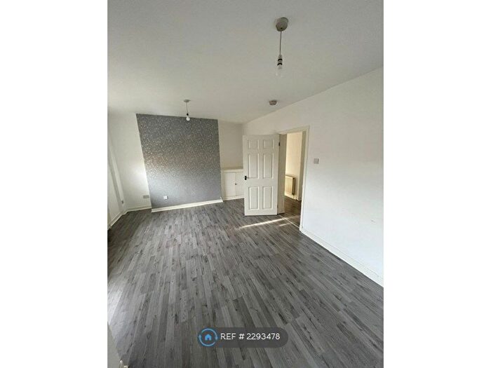 2 Bedroom Flat To Rent In Castlemilk Drive, Glasgow, G45