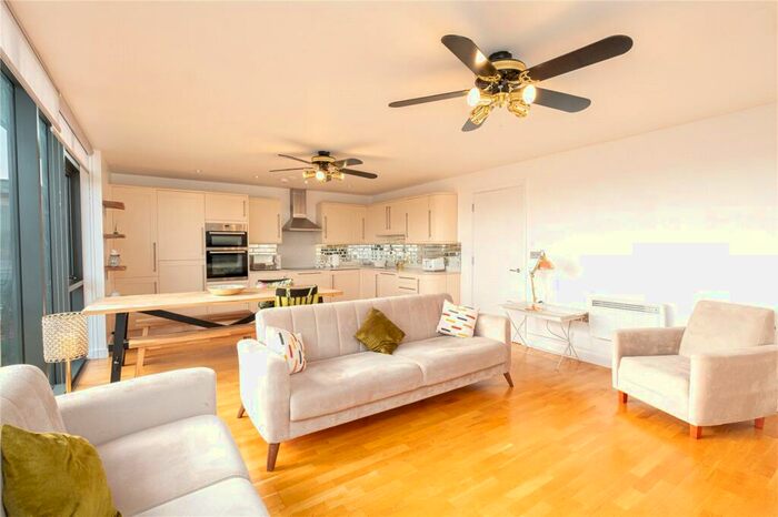 2 Bedroom Penthouse To Rent In Axminster Road, Holloway, London, N7