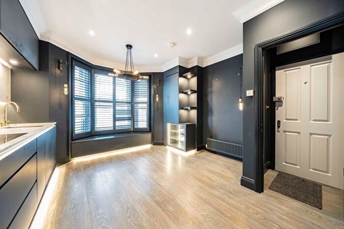 1 Bedroom Flat To Rent In Fulham Road, London, SW6