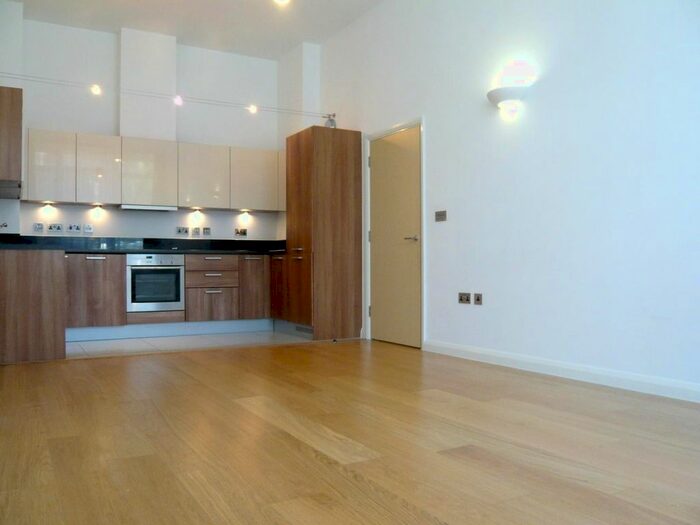 1 Bedroom Flat To Rent In Anthony Court, Larden Road, Chiswick, W3