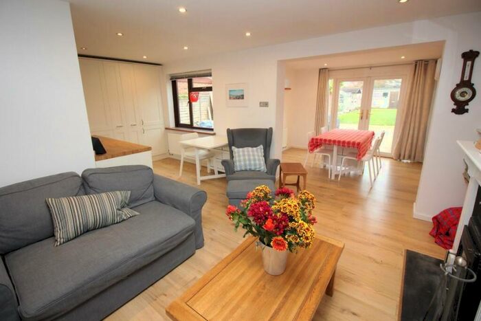 3 Bedroom Semi-Detached House To Rent In Fullbrook Crescent, Tilehurst, Reading, RG31