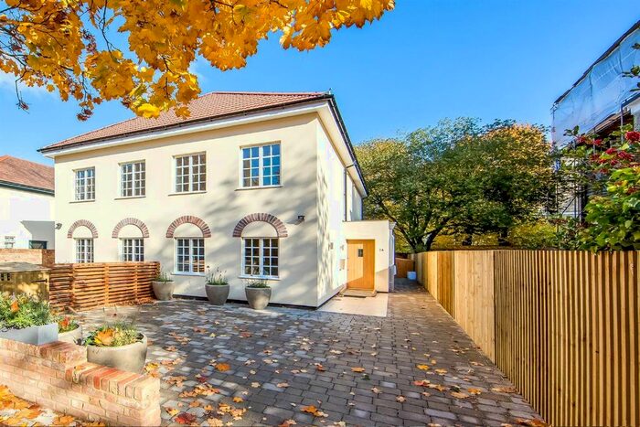 5 Bedroom Semi-Detached House To Rent In Arlington Road, Twickenham, TW1