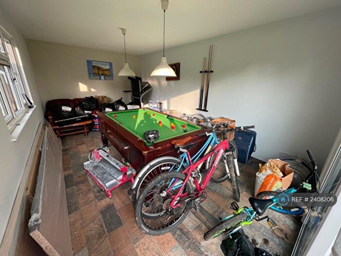 3 Bedroom Semi-Detached House To Rent In Wulwards Close, Luton, LU1