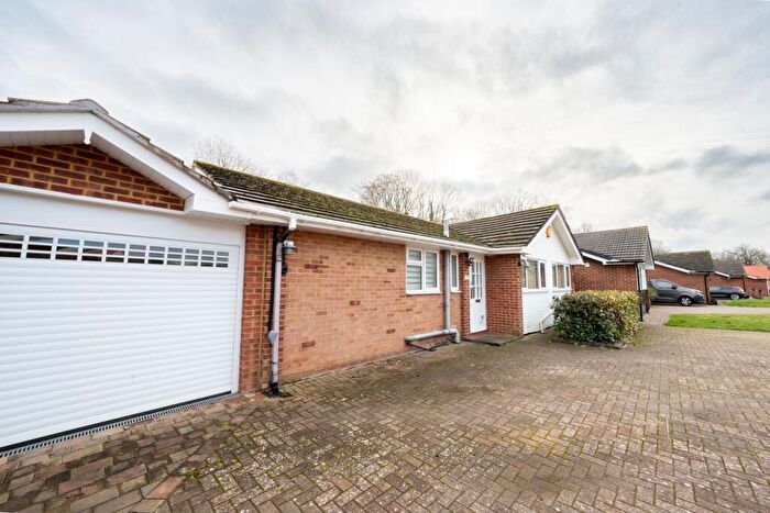 3 Bedroom Bungalow For Sale In Woodmere Avenue, Shirley, Croydon, CR0