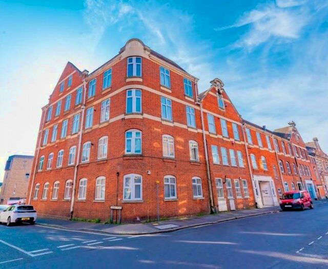 1 Bedroom Flat To Rent In London House, Pickford Street, Aldershot, Hampshire, GU11