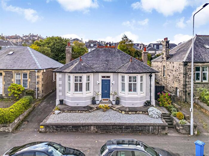 3 Bedroom Detached Bungalow For Sale In Halbeath Road, Dunfermline, KY12