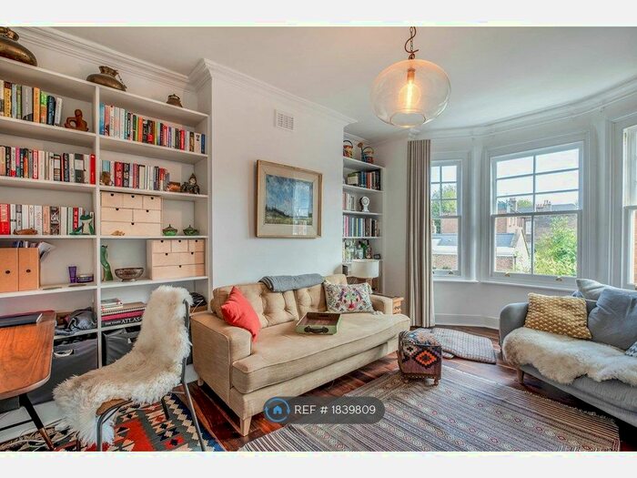 3 Bedroom Flat To Rent In Hackford Road, London, SW9