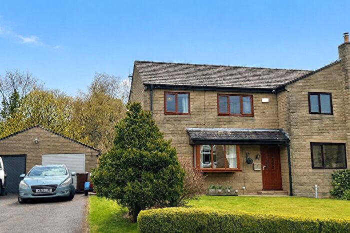 3 Bedroom Semi-Detached House For Sale In South Marlow Street, Hadfield, Glossop, SK13