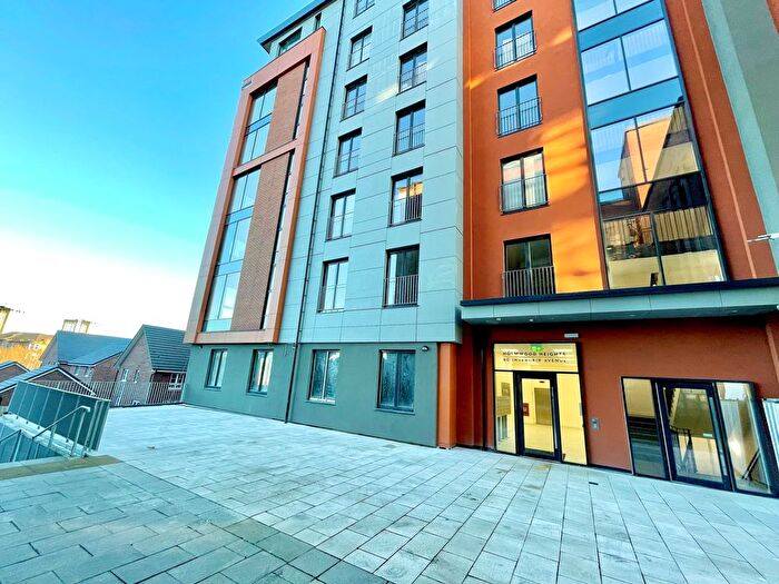 2 Bedroom Flat To Rent In Inverlair Avenue, Glasgow, G43