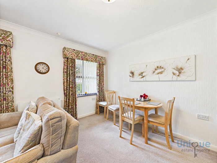 1 Bedroom Apartment For Sale In Oxford Court, Oxford Road, Lytham St. Annes, FY8