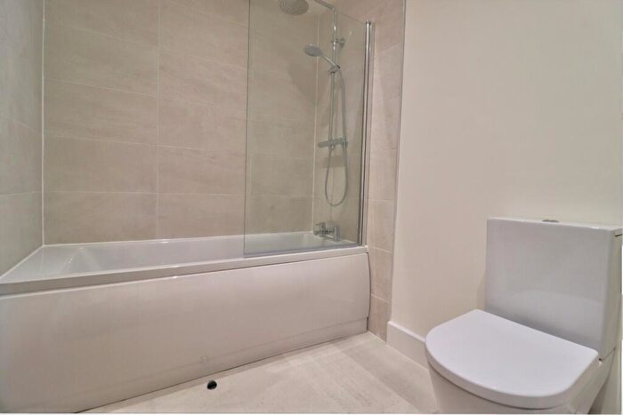 2 Bedroom Apartment To Rent In New Road, Princes Risborough, HP27