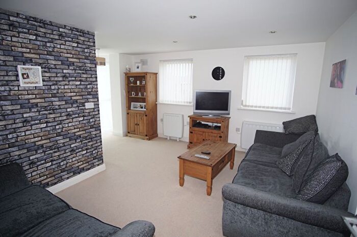 2 Bedroom Flat To Rent In Wellingtonia Gardens, Barnwood, Gloucester, GL4