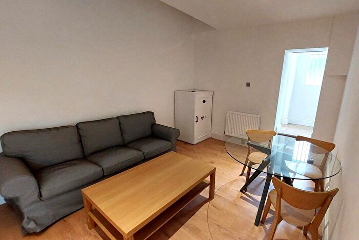 2 Bedroom Flat To Rent In Haven Lane, London, W5
