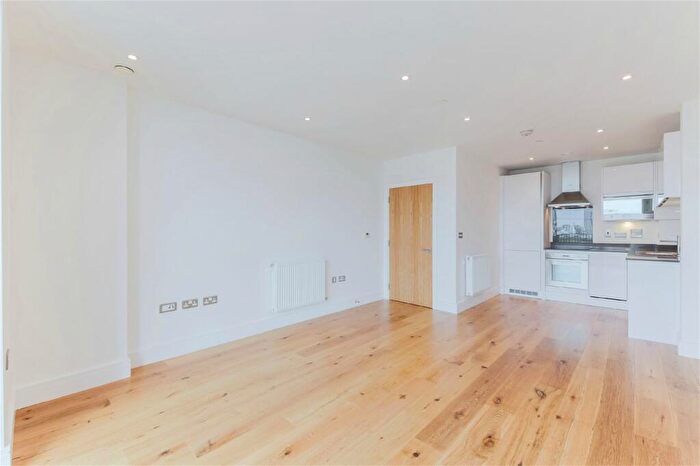 1 Bedroom Apartment To Rent In Caxton Street North, Canning Town, London, E16