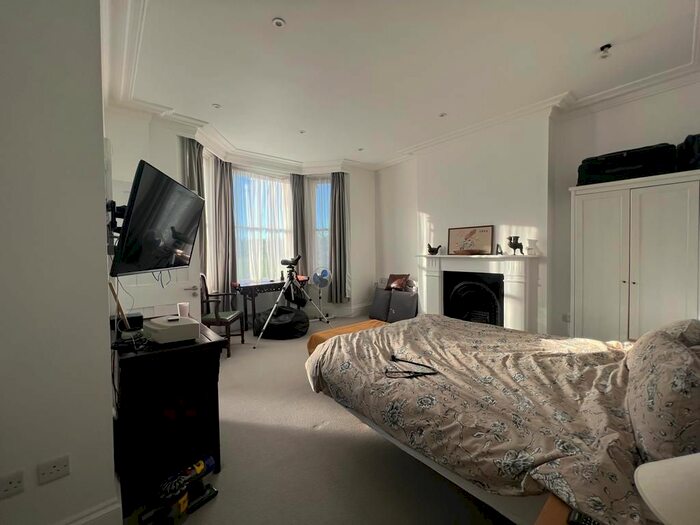 5 Bedroom Terraced House To Rent In Dalgarno Gardens, North Kensington, W10