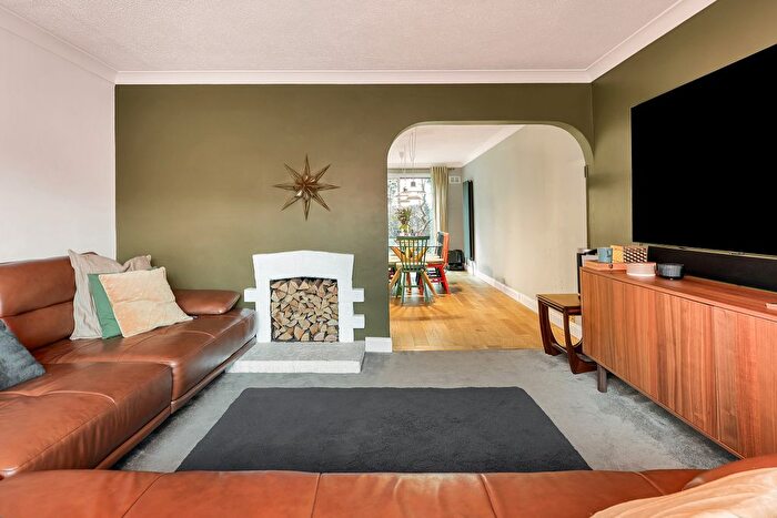 4 Bedroom Detached House For Sale In Orchard Estate, Cambridge, Cambridgeshire, CB1