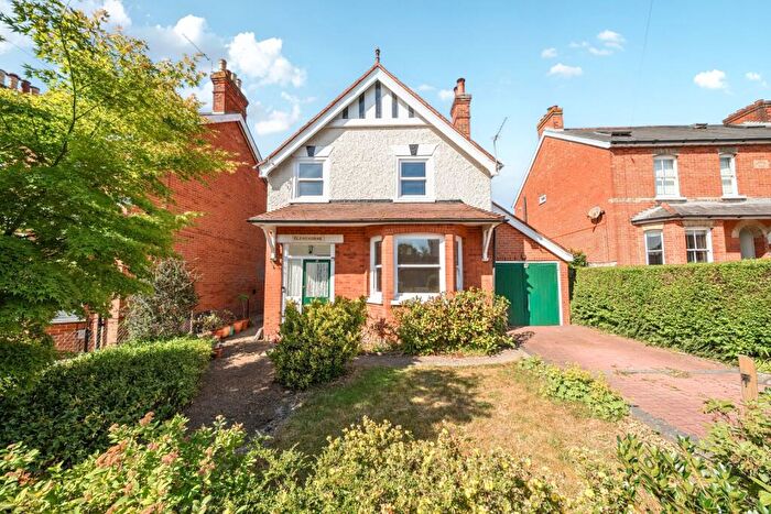 3 Bedroom Detached House For Sale In Upper Hale Road, Farnham, Surrey, GU9
