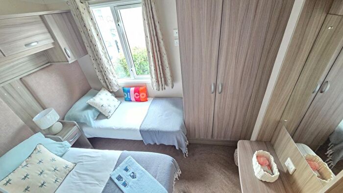 2 Bedroom Mobile/park Home For Sale In Dymchurch Road, New Romney, TN28